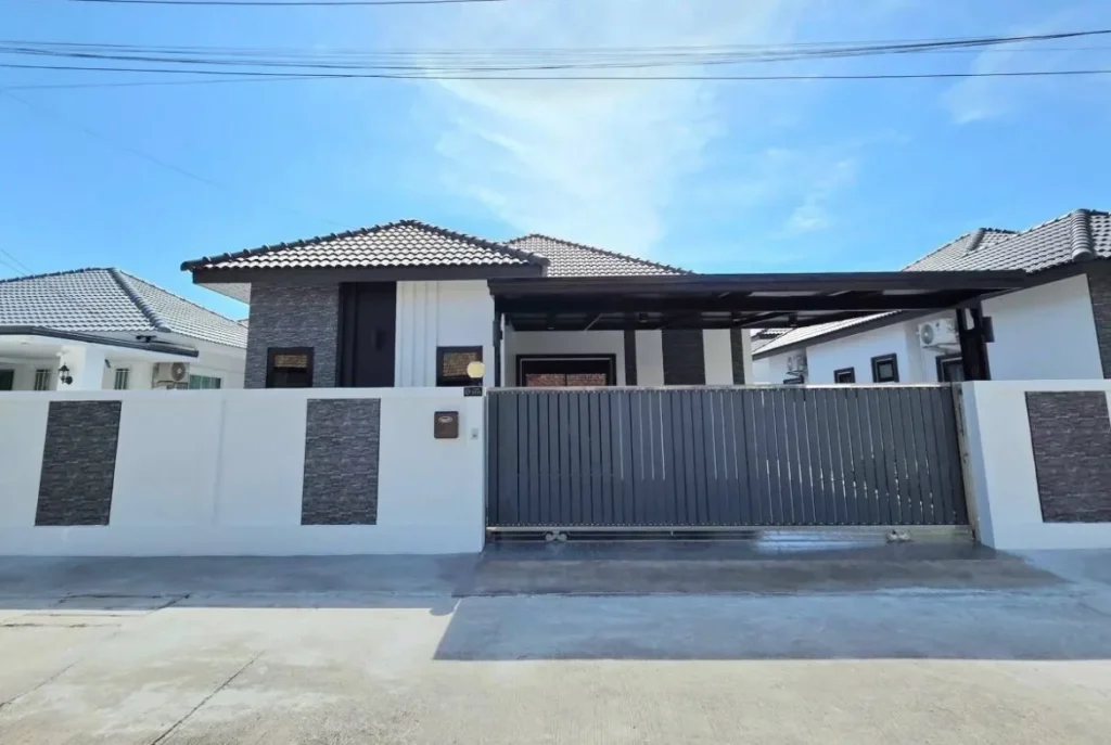 3 Bedroom House for Sale in Ratanakorn Village 17, East Pattaya