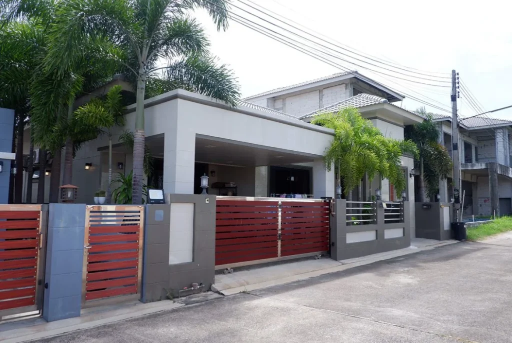 3 Bedroom House for Sale in East Pattaya &ndash; Permsub Garden Resort