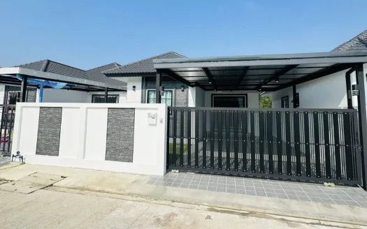 3 Bedroom House for Sale at Rattanagorn Village 8, Pattaya