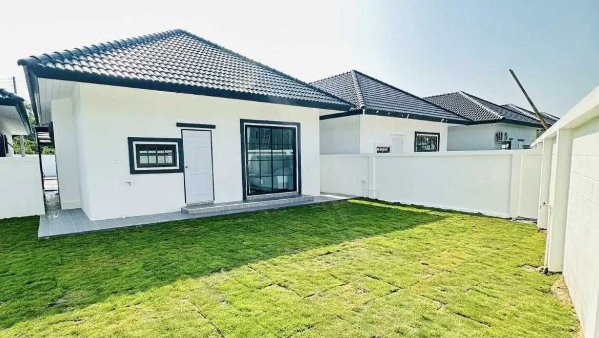 3bedrooms single house in rattanagorn village 8 in north pattaya prope 24