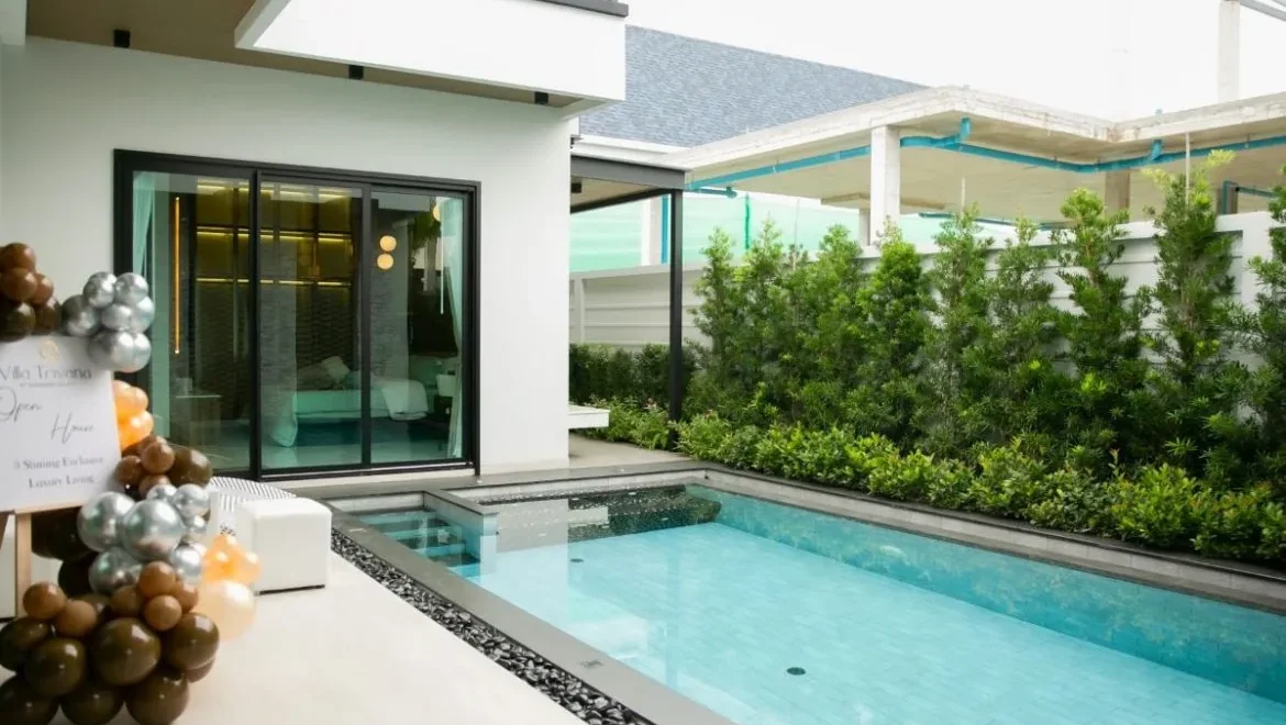 4 bedroom 2 storey luxury pool villa in villa trivana east pattaya pro 01