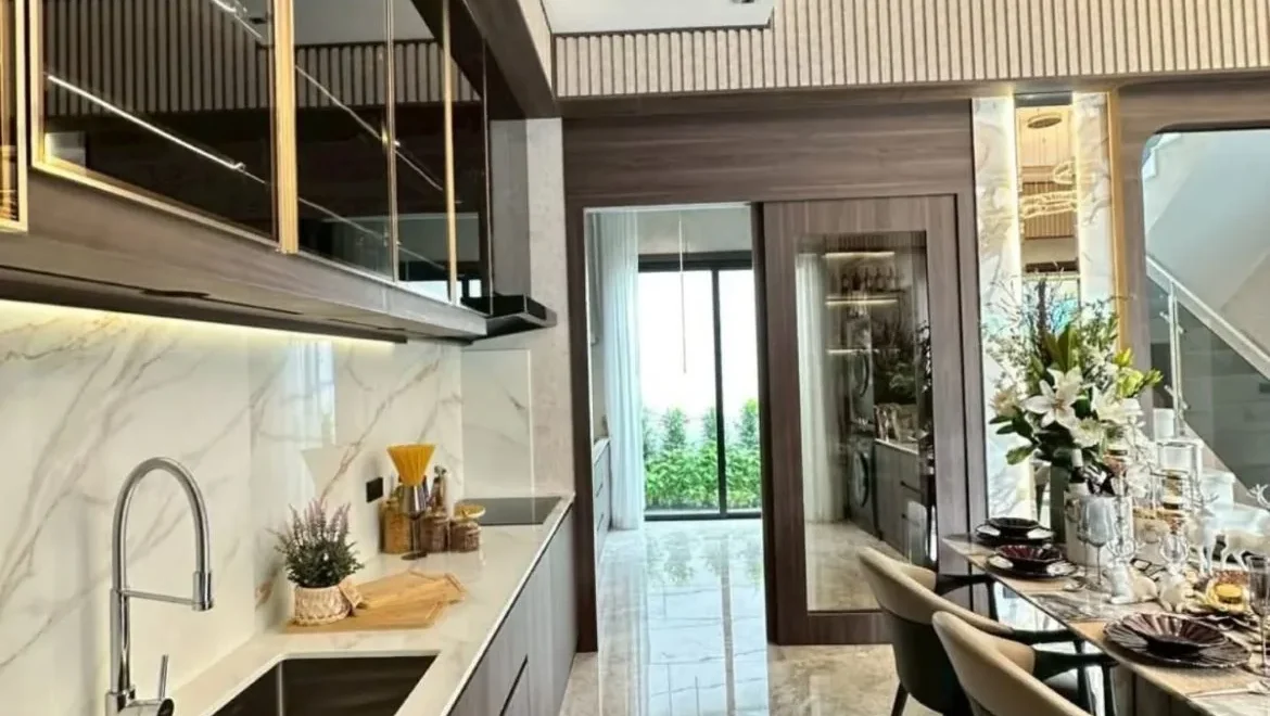 4 bedroom 2 storey luxury pool villa in villa trivana east pattaya pro 06