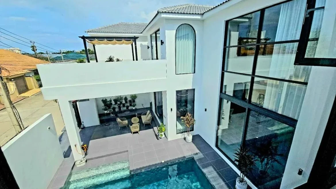 4 bedroom 2 storey pool villa in jomtien condotel jomtien property for 01