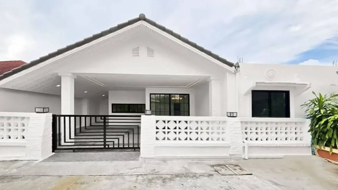 4 bedroom single house modern style in ek mongkol village 3 east patta 01