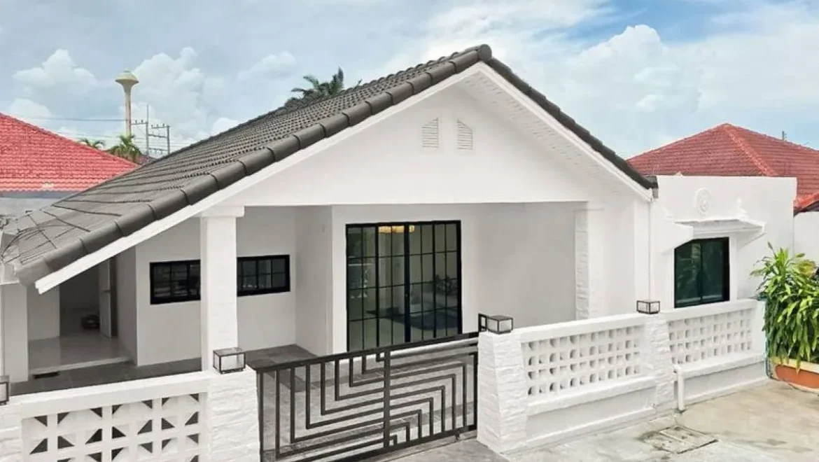 4 bedroom single house modern style in ek mongkol village 3 east patta 02