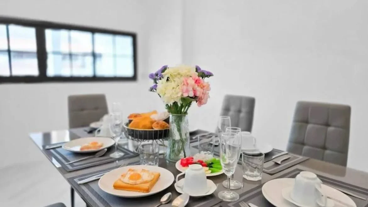 4 bedroom single house modern style in ek mongkol village 3 east patta 12