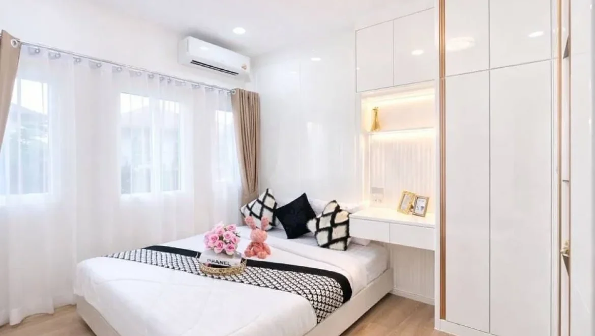 4bedrooms single house 2 storey in lalin village in thung klom tal man 12