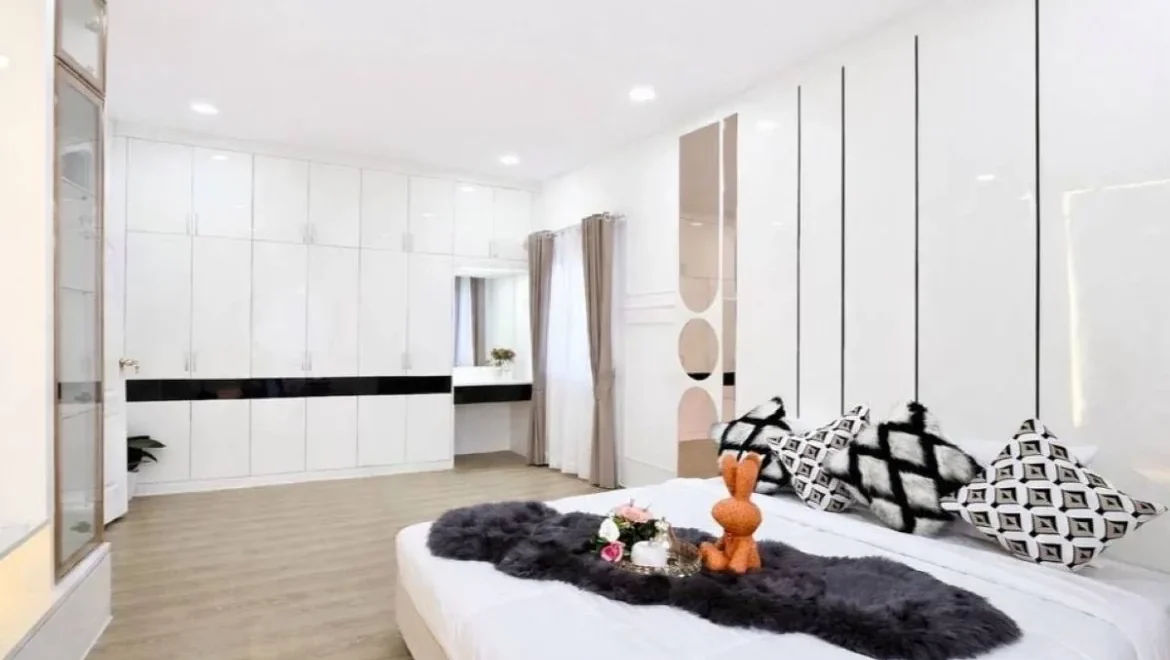 4bedrooms single house 2 storey in lalin village in thung klom tal man 14
