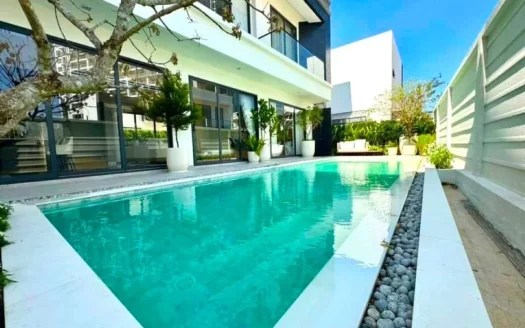 5 Bedroom Pool Villa for Sale in South Pattaya &ndash; Luxury Vista Villa