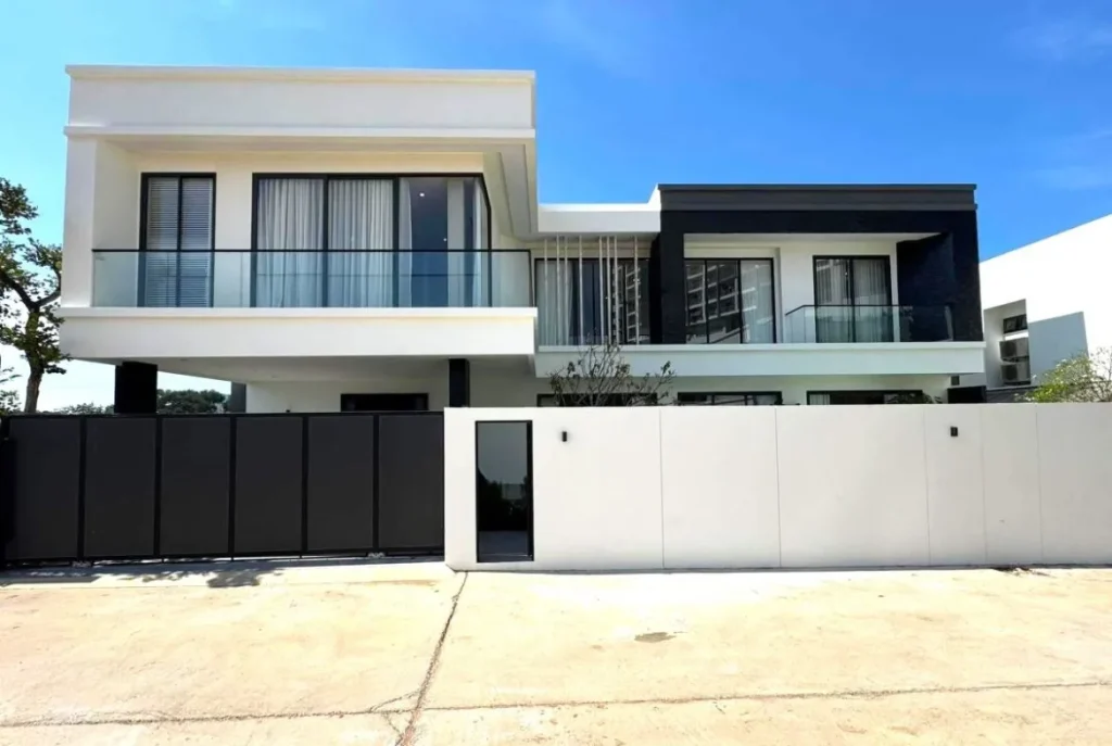 5 bedroom 2 storey luxury vista villa south pattaya pool villa propert 02