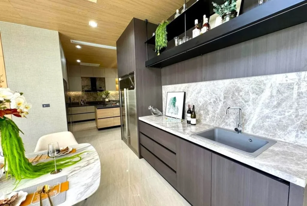 5 bedroom 2 storey luxury vista villa south pattaya pool villa propert 05