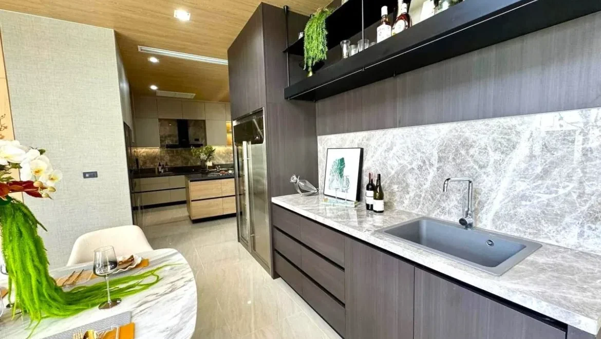 5 bedroom 2 storey luxury vista villa south pattaya pool villa propert 05