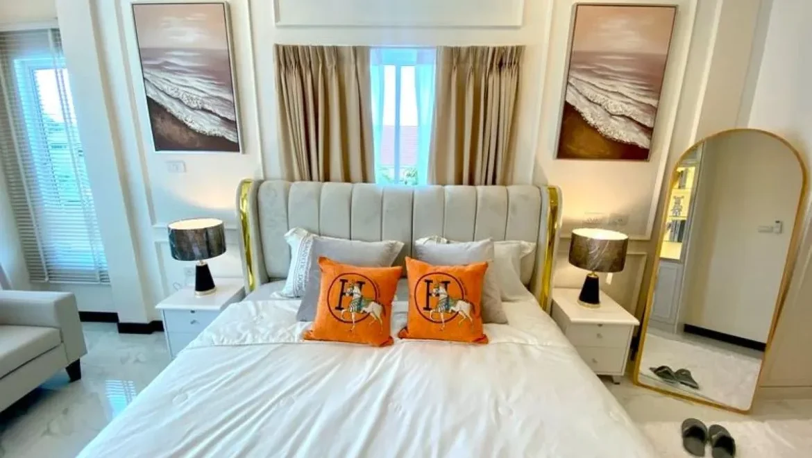 5 bedroom 2 storey pool villa in hansa paradise village east pattaya j 11