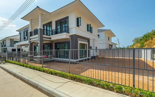 4 Bedroom Detached House for Sale at Supalai Parkville Pattaya