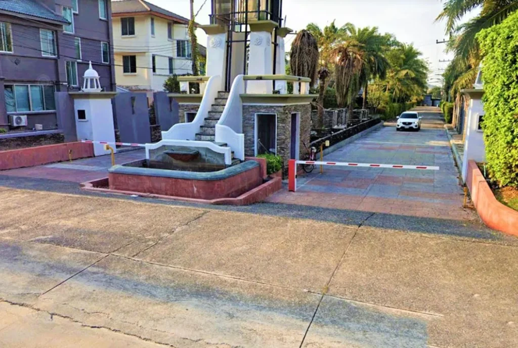hs0637 villa single house rent in chateau dale residence siam country 01