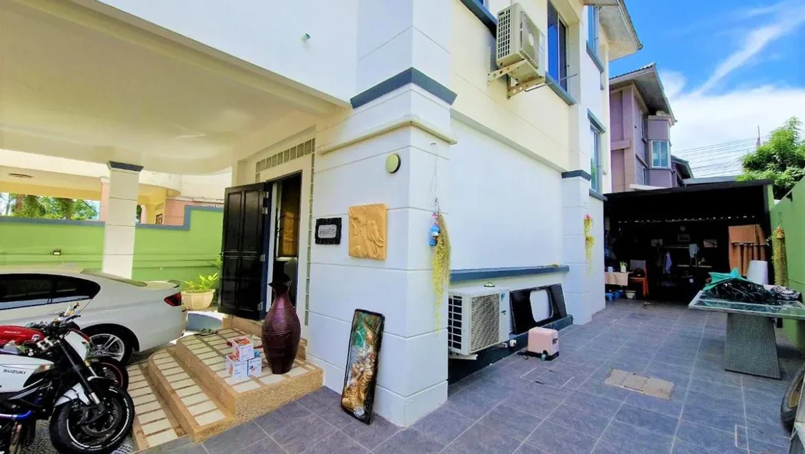 hs0637 villa single house rent in chateau dale residence siam country 02