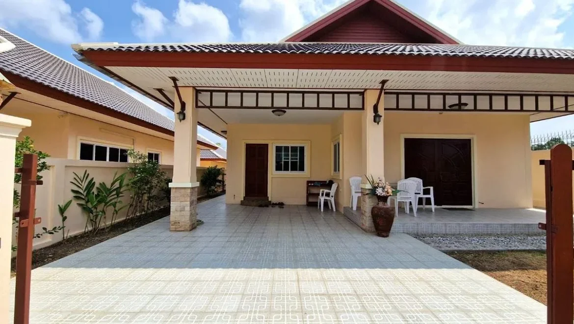 hs0992 villa single house rent in rose land and house east pattaya pro 01