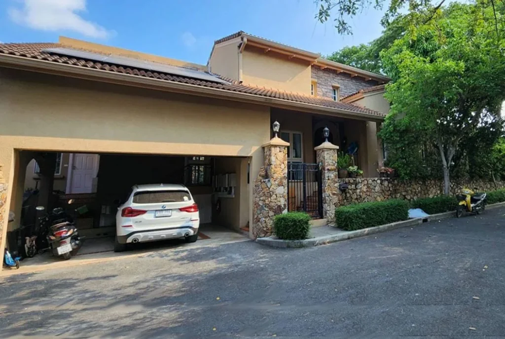 3 Bedroom Villa for Sale in Silk Road Place, East Pattaya