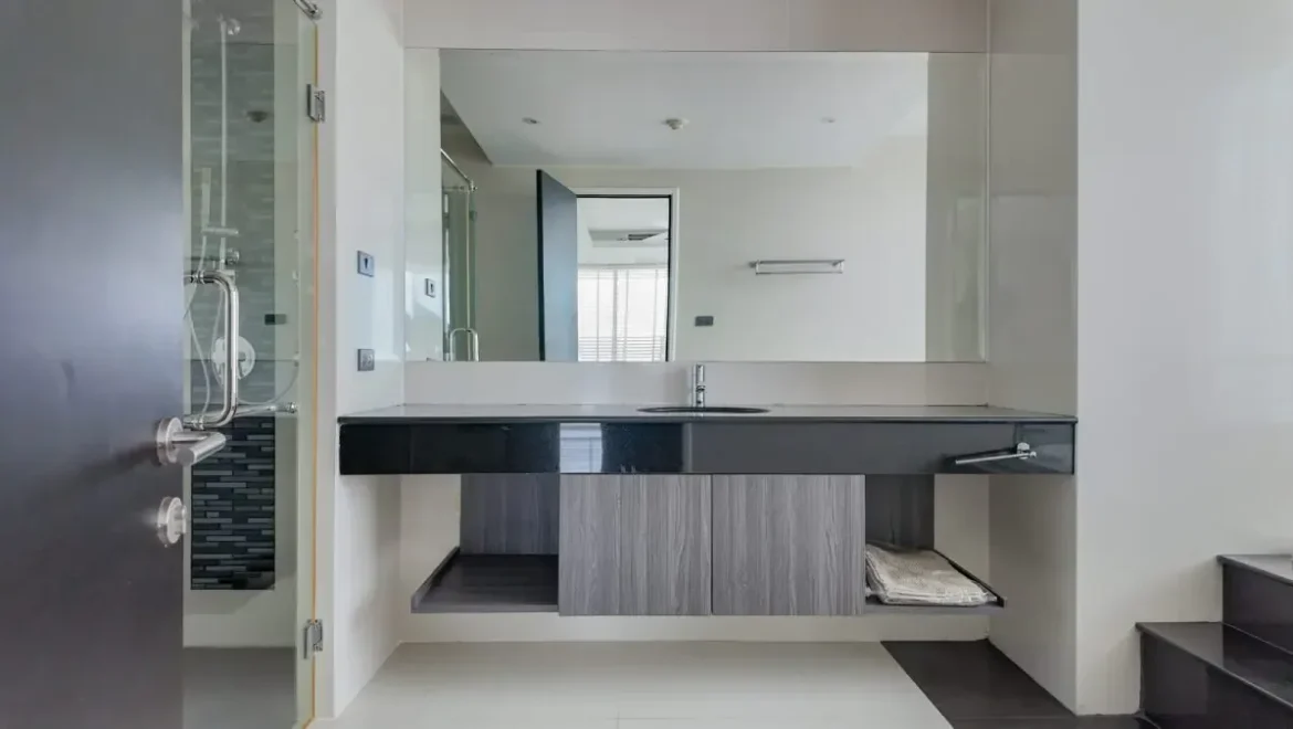luxury beachfront condominium jomtien property for sale 10