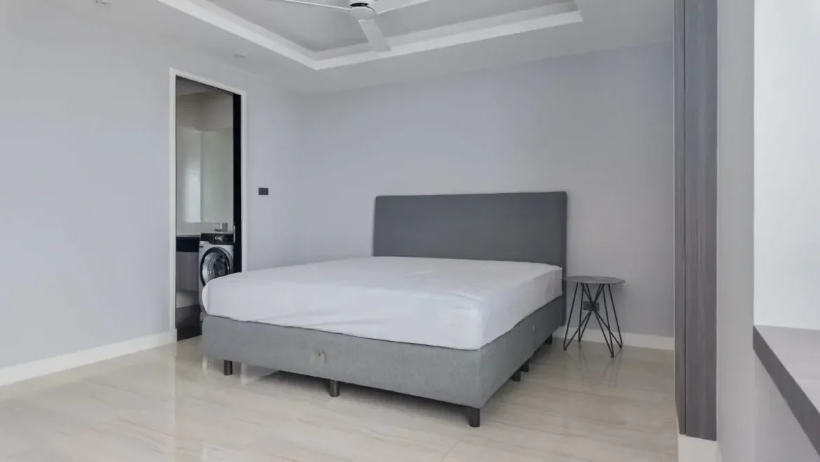 luxury beachfront condominium jomtien property for sale 11