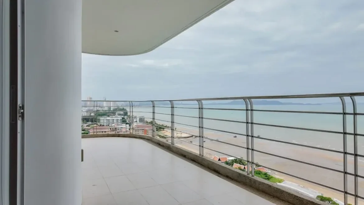 luxury beachfront condominium jomtien property for sale 12