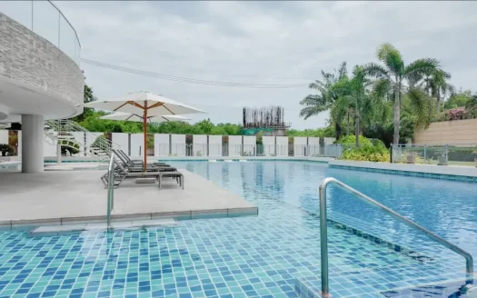 2 Bedroom Beachfront Condo for Sale in Jomtien