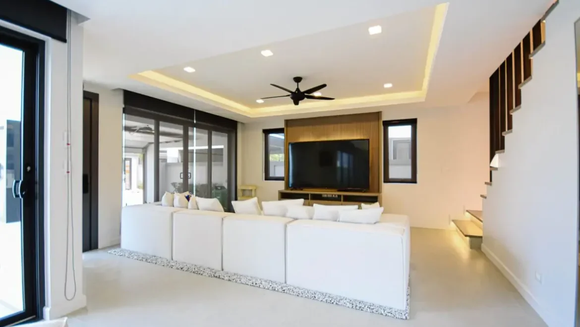 luxury pool villa central pattaya property for sale 04