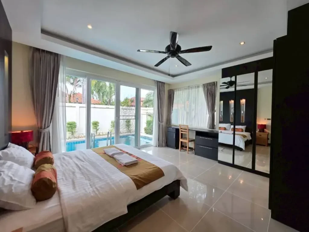 4 Bedroom Pool Villa for Sale or Rent near Mabprachan Lake