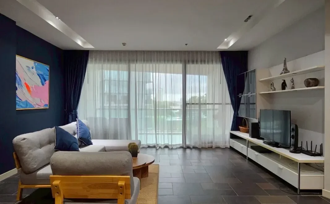 the crown of wongamat a renovated penthouse with unrivaled sea views p 04