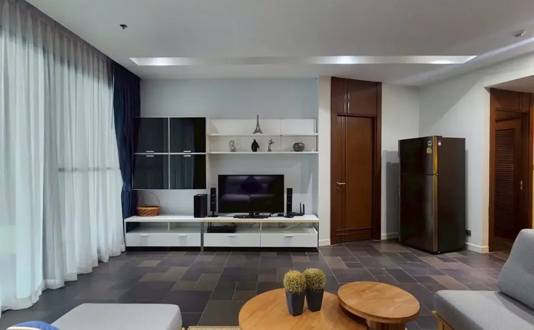 the crown of wongamat a renovated penthouse with unrivaled sea views p 07