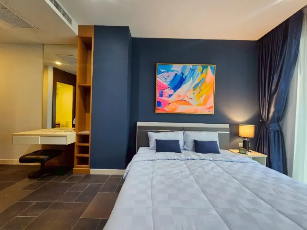 the crown of wongamat a renovated penthouse with unrivaled sea views p 17