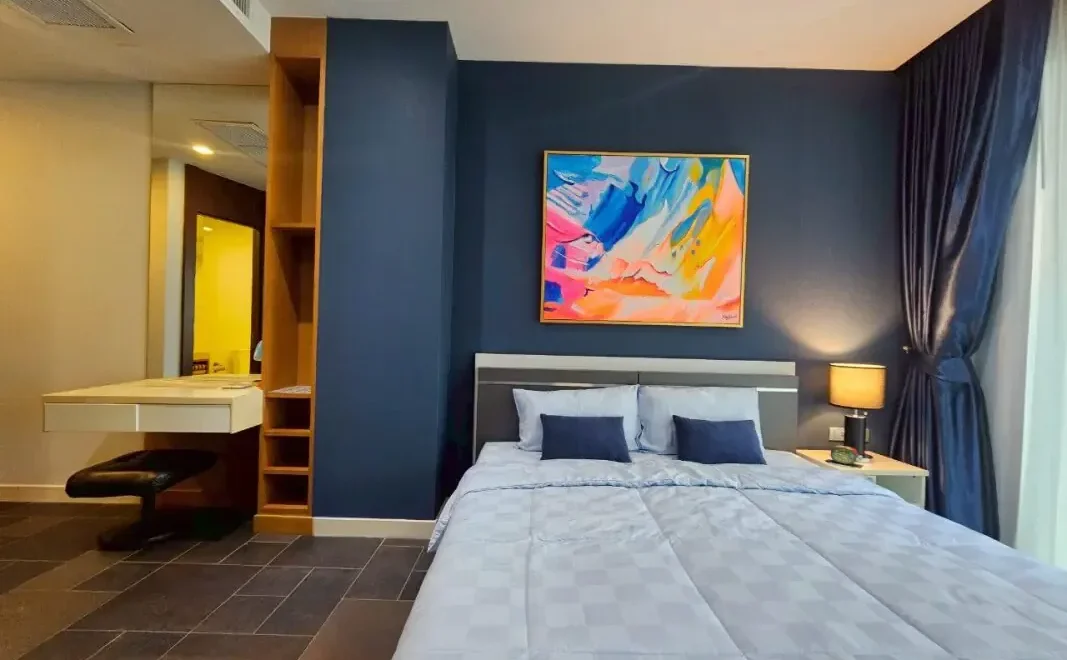 the crown of wongamat a renovated penthouse with unrivaled sea views p 17