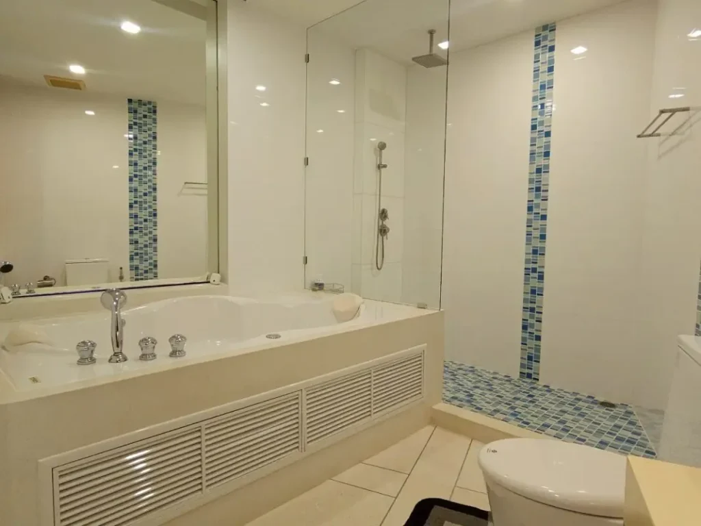 the crown of wongamat a renovated penthouse with unrivaled sea views p 18