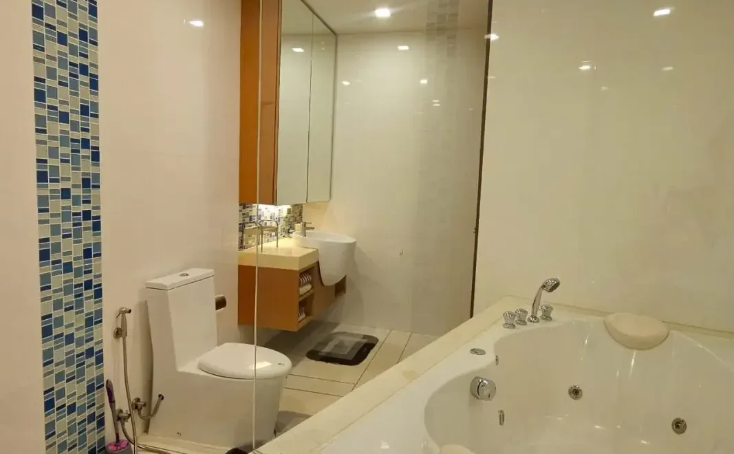 the crown of wongamat a renovated penthouse with unrivaled sea views p 20