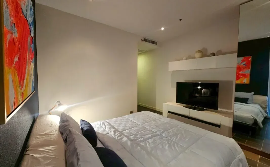 the crown of wongamat a renovated penthouse with unrivaled sea views p 26