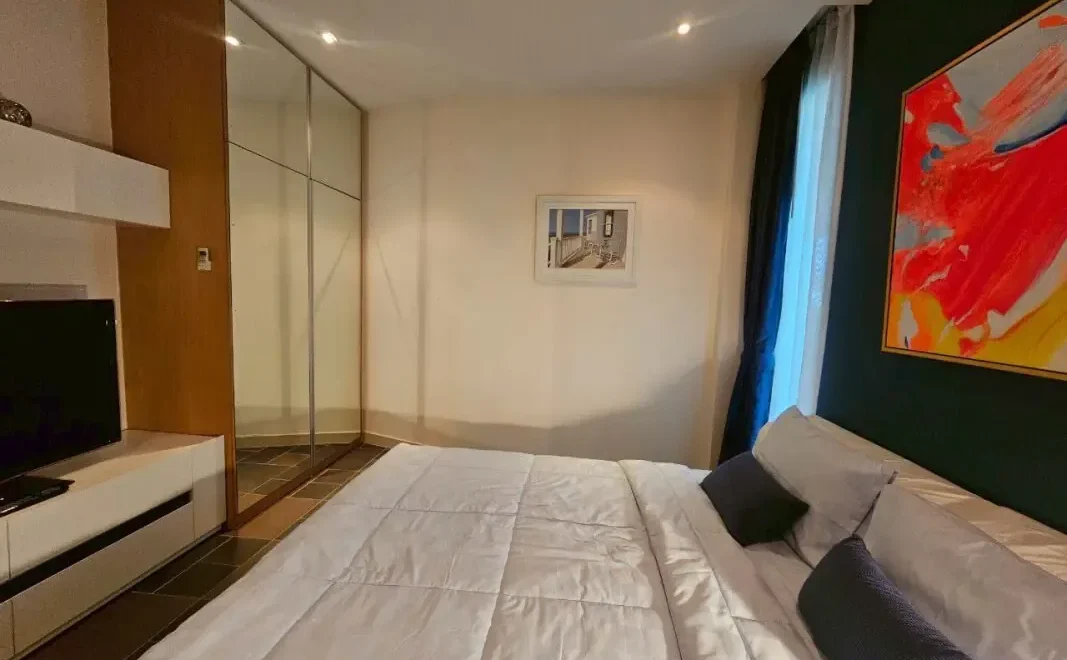 the crown of wongamat a renovated penthouse with unrivaled sea views p 28