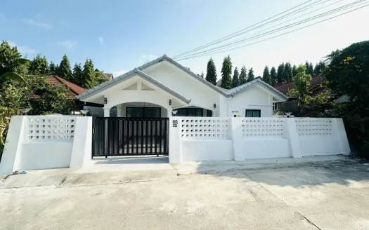 3 Bedroom House for Sale in Nong Prue &ndash; FanThip Village