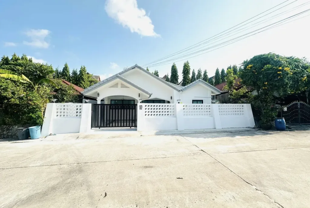 hs1429 3 bedrooms single house in fanthip village in boon samphan in n 02