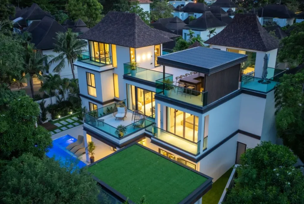 7 Bedroom Pool Villa for Sale in Na Jomtien – Villa Nagawari