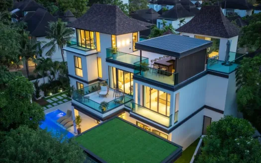 7 Bedroom Pool Villa for Sale in Na Jomtien – Villa Nagawari