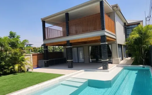 5 Bedroom Pool Villa for Sale in Mabprachan – The Shades Villas