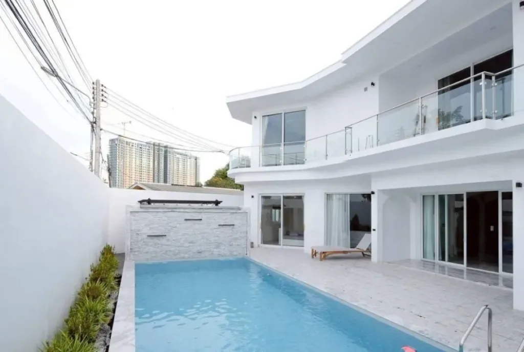 hs1495 7bedroom pool villa and rent in the white house in jomtien prop 01