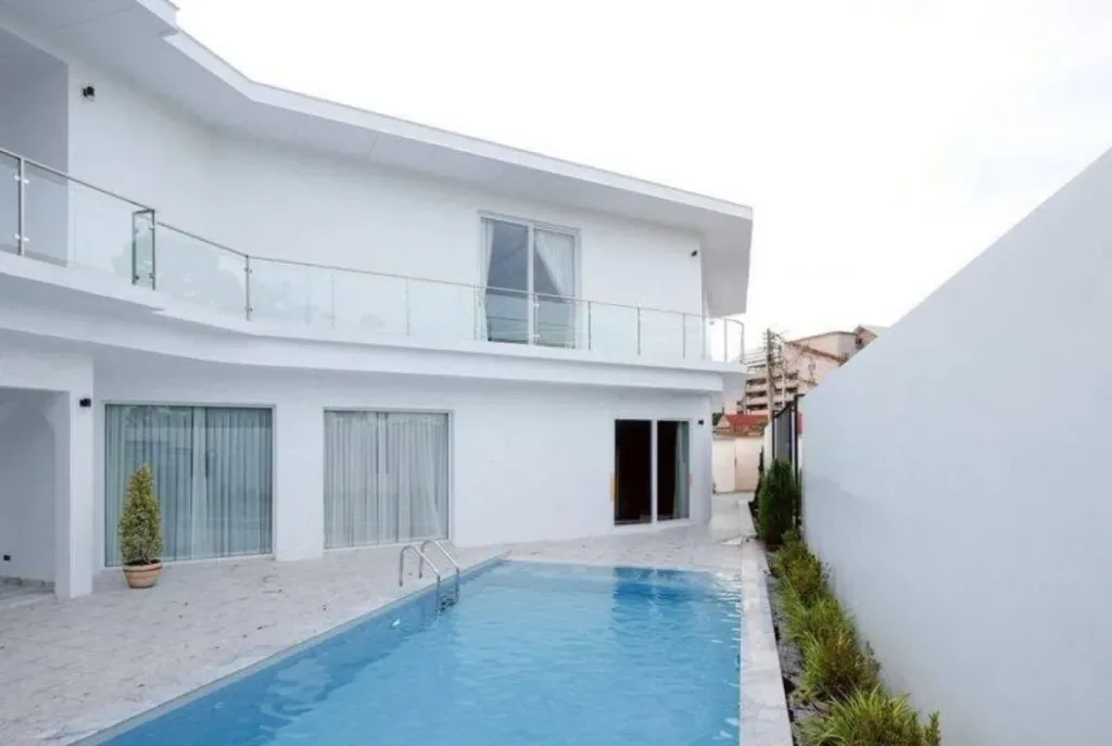 7 Bedroom Pool Villa for Sale in Jomtien – The White House