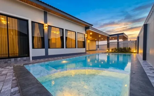 4 Bedroom Pool Villa for Sale near Mabprachan Lake, Pattaya
