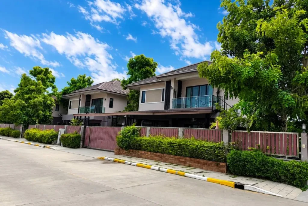 hs1503 3bedroom pool villa house in the lake village in huay yai prope 02