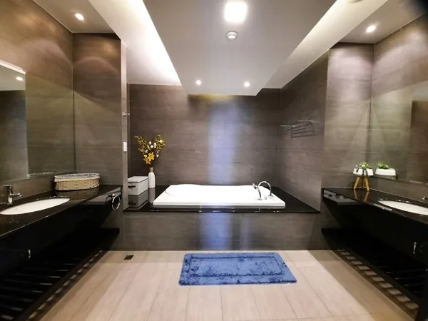 modern style beachfront condo available and rent jomtien property for 04