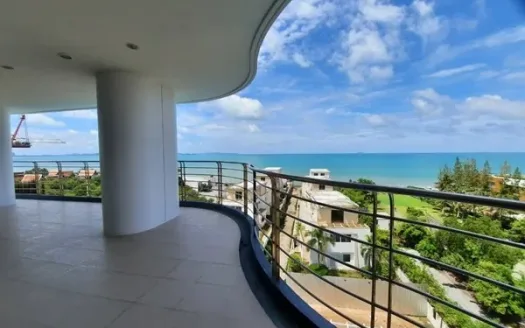 3 Bedroom Beachfront Condo for Sale in Na Jomtien – La Royale Beach